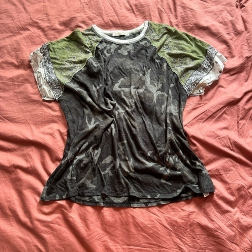 We the Free Paper thin Camo Bandana Heathered Oversized t shirt Green XSMALL